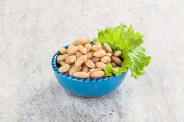 White canned beans for vegan suisine