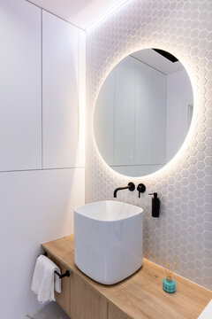 Modern small bathroom interior design