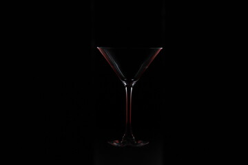 Glas vor schwarzem Hintergrund 