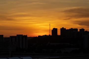 Fototapeta na wymiar Pôr do sol dourado na cidade Maceió, Alagoas.