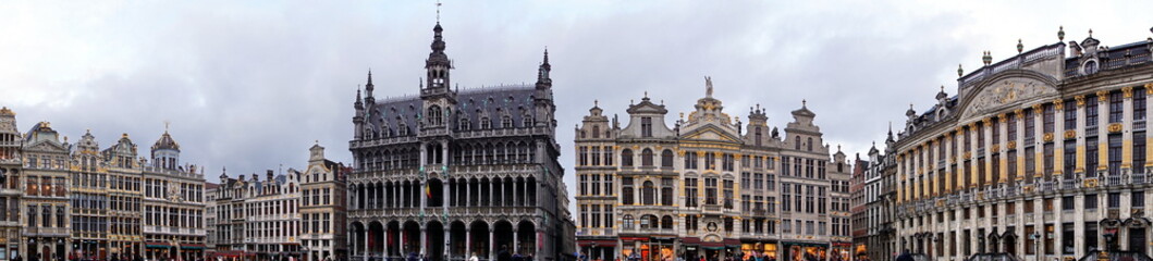 Fototapeta na wymiar Grand Place (Grote Markt) - central square of Brussels. It is surrounded by guildhalls and two larger edifices city's Town Hall Breadhouse. Brussel.