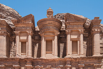 Obraz premium View of great temple at Petra, Jordan