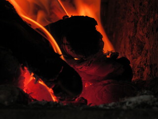 Chamas e fogo.