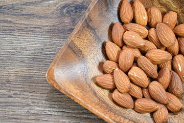 アーモンドと化粧水