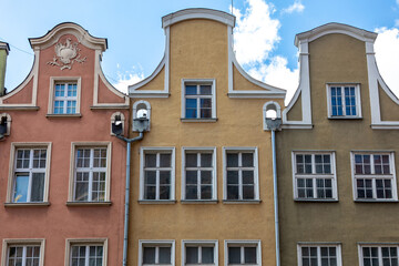 Fototapeta na wymiar Colorful facades of historic tenement houses in old town in Gdansk