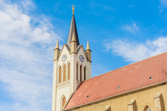 Gothic Franciscan Parish Church In Kezsthely, Hungary. Built In 1390 And Renovated In 19th Century In Baroque Style, Giving It An Imposing Neo Gothic