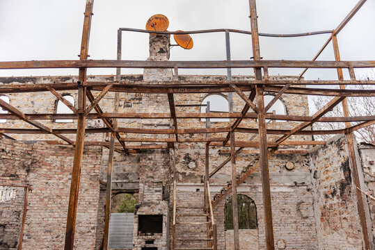 Consequences of the fire of shopping malls. Burnt-out market near the Feodosiya embankment. All that remains after the fire.