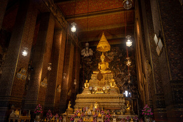 Fototapeta na wymiar Buddha statue Wat Pho bangkok thailand