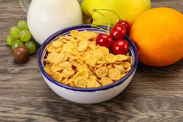 Breakfast with corn flakes and milk