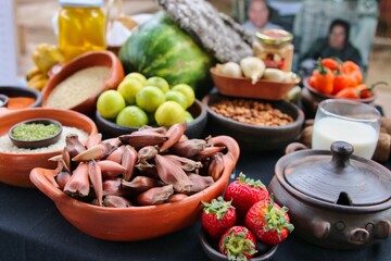 Venta de frutas y verduras en un mercado