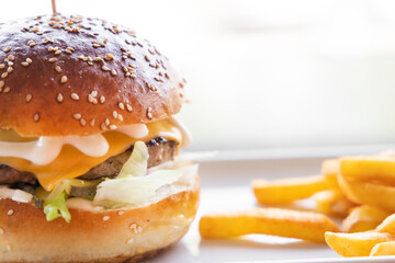 delicious hamburgers and chips