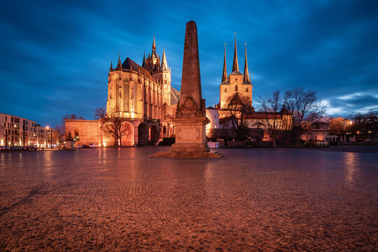 Erfurt - Domplatz am Abend