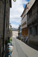 Tréguier dans les côtes d'Armor en Bretagne, sa cathédrale, son cloître.	