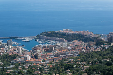 Fototapeta na wymiar Principauté de Monaco vue du village de La Turbie dans les Alpes-Maritimes, France.