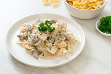 farfalle pasta with mushroom white cream sauce