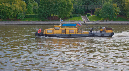 Fototapeta premium Moscow. The boat sails along the Moscow River