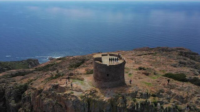 Vue a&eacute;rienne du Capo Rosso (Capu Rossu) et de la M&eacute;diterran&eacute;e en Corse