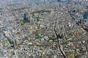 東京都新宿区の大久保駅付近を空撮