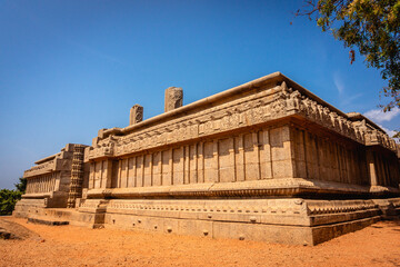 Obraz premium Raja Gopuram built by Pallavas, This is UNESCO's World Heritage Site located at Great South Indian architecture, Tamil Nadu, Mamallapuram, or Mahabalipuram