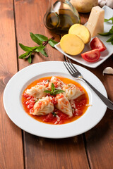 Culurgionis, tradizionali ravioli sardi ripieni di patate, pecorino e menta, Cucina Italiana 
