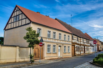 Fototapeta na wymiar wusterhausen, deutschland - strasse in der altstadt