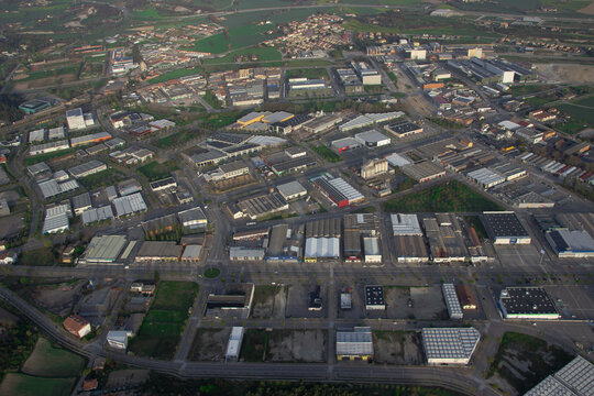 vista a&eacute;rea de un poligono industrial 