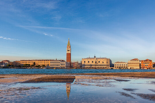 Venezia. Veduta dal sagrato dell' Isola di San Giorgio Maggiore
