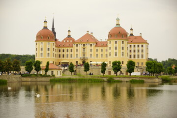 Schloss Moritzburg mit Park und See