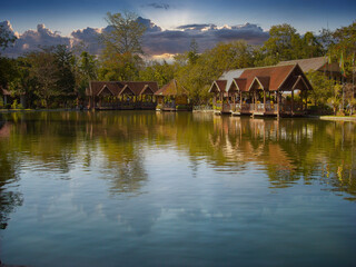 Obraz premium a house at the river in burma