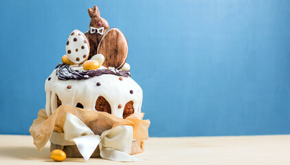 Easter cake on a blue background. copy space
