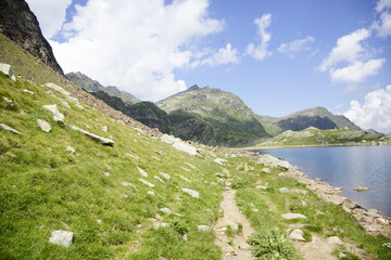 Naklejka na ściany i meble Panorama um den Langsee von den Spronser Seen, hochalpine Bergseen in der Texelgruppe in Südtirol
