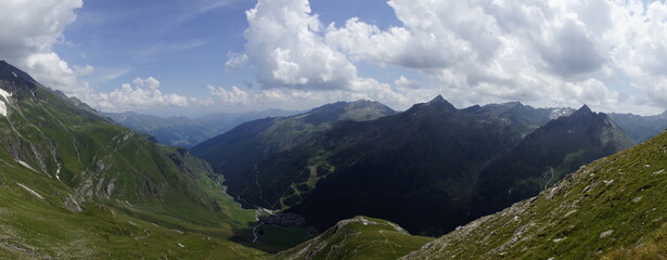Naklejka na ściany i meble Panorama von der Terrasse der Zwickauer Hütte, Berghütte im Gurgler Kamm von den Ötztaler Alpen in Südtirol.