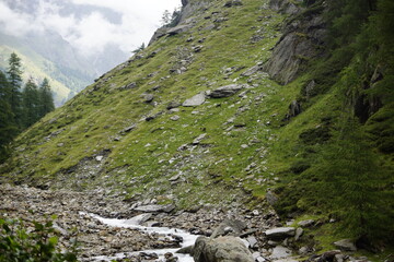 Bergweg / Wanderweg zur Zwickauer Hütte auf 3000 Meter  im Gurgler Kamm der Ötztaler Alpen in Südtirol.