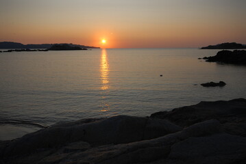 Obraz premium Tramonto sulle isole dell'Arcipelago di La Maddalena