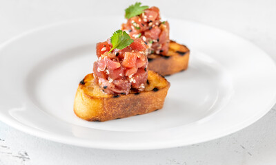 Sandwiches with tuna tartare