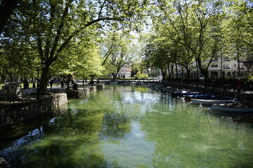 Fototapeta premium Venedig der Alpen, Kanal in Annecy