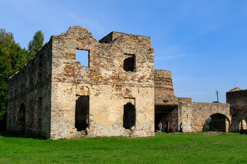 Fototapeta na wymiar Samsonów - ruiny huty