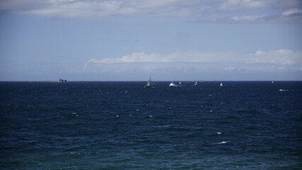 Obraz premium Felsige Küste vor St. Malo