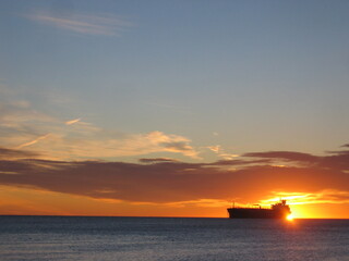 Barco y Sol