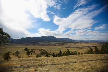 Obraz premium Mountain and prairie views 