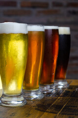4 Pintas de cerveza fría