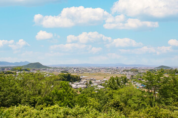 Fototapeta na wymiar 奈良・飛鳥の甘樫丘から眺める畝傍山と耳成山