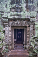 Fototapeta na wymiar Angkor Wat is the largest temple in the world, it rains in the rainy season (Cambodia, 04.09. 2019)