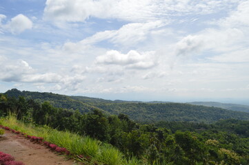 Naklejka premium clouds over the mountains