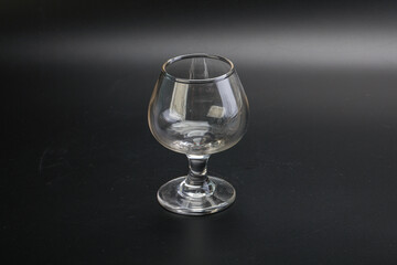 Empty glass for vine or water