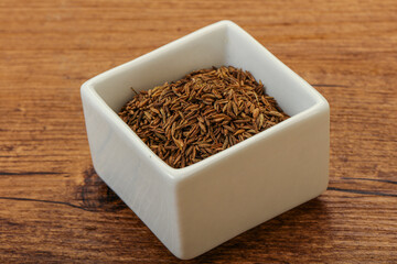 Dry zeera seeds in the bowl