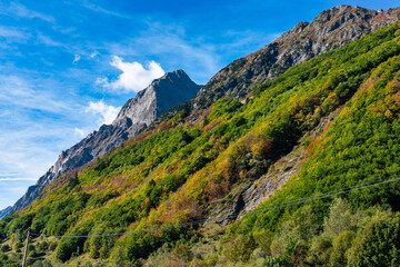 Naklejka premium Landscape view of the mountains around Le Bourg d'Oisans in France