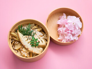 春のポップなおいしいお弁当【たけのこご飯】