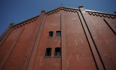 Fototapeta na wymiar red brick building