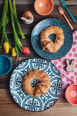 Scarcella, a traditional Apulian pastry for Easter